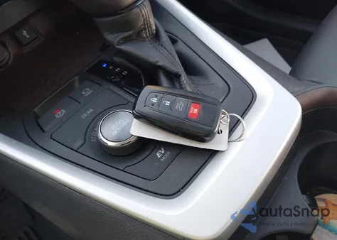 2021 Toyota Rav4 Hybrid Limited from USA, damaged, VIN 4T3D6RFV2MU019450